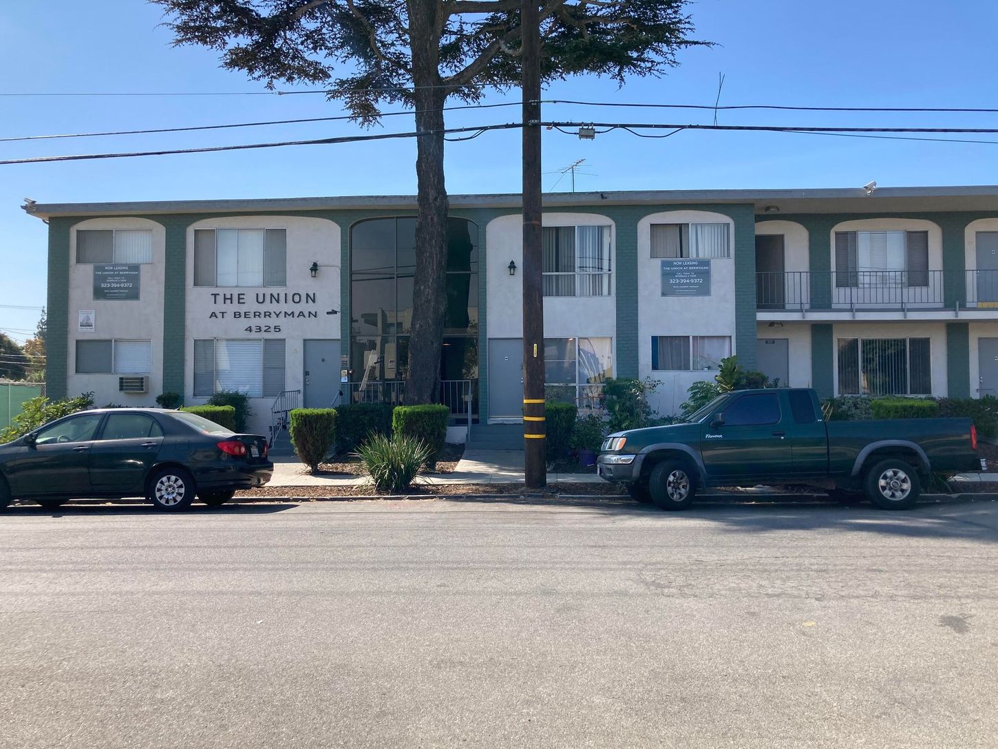 Two-story apartment building, 