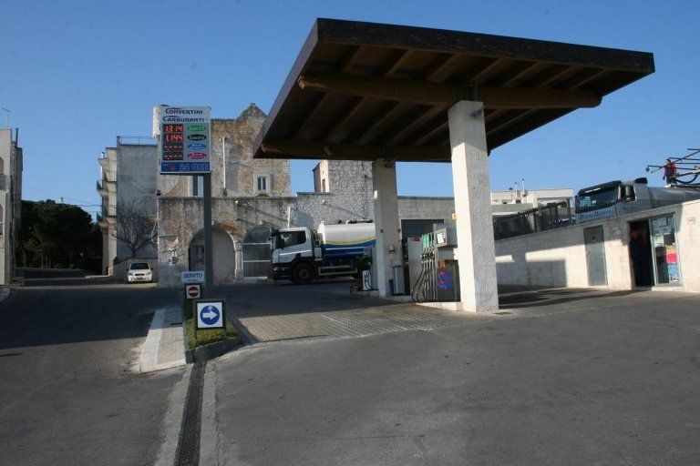 pompa di rifornimento