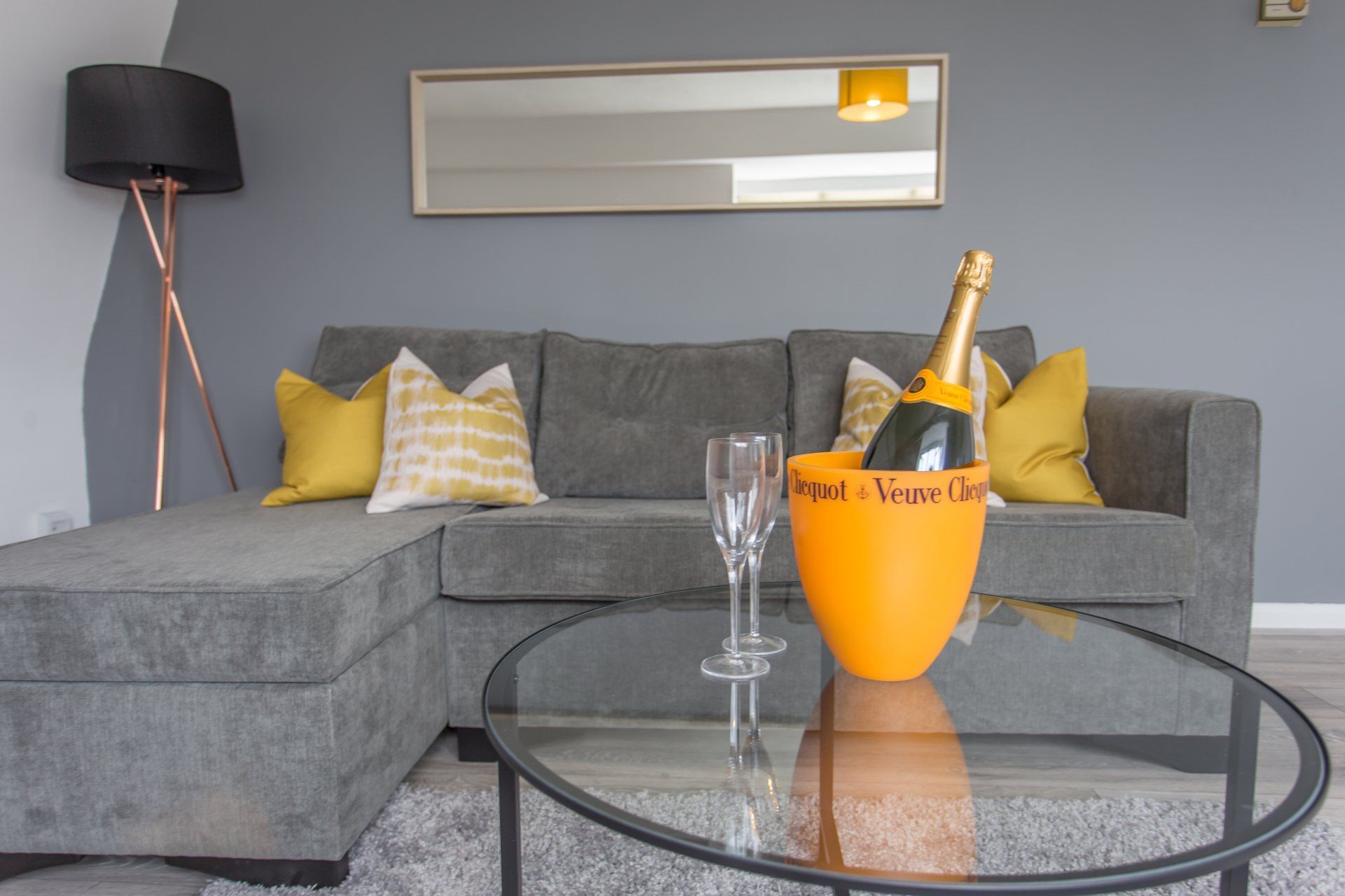 Icon| Serviced Accommodation | Oxford Apt | Contractors | Business | Leisure | Families