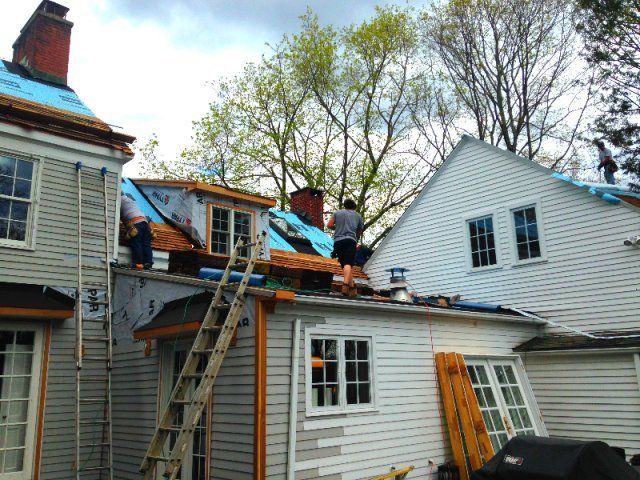 Group Of Men Working | New Milford, CT | Kent Hollow Siding LLC