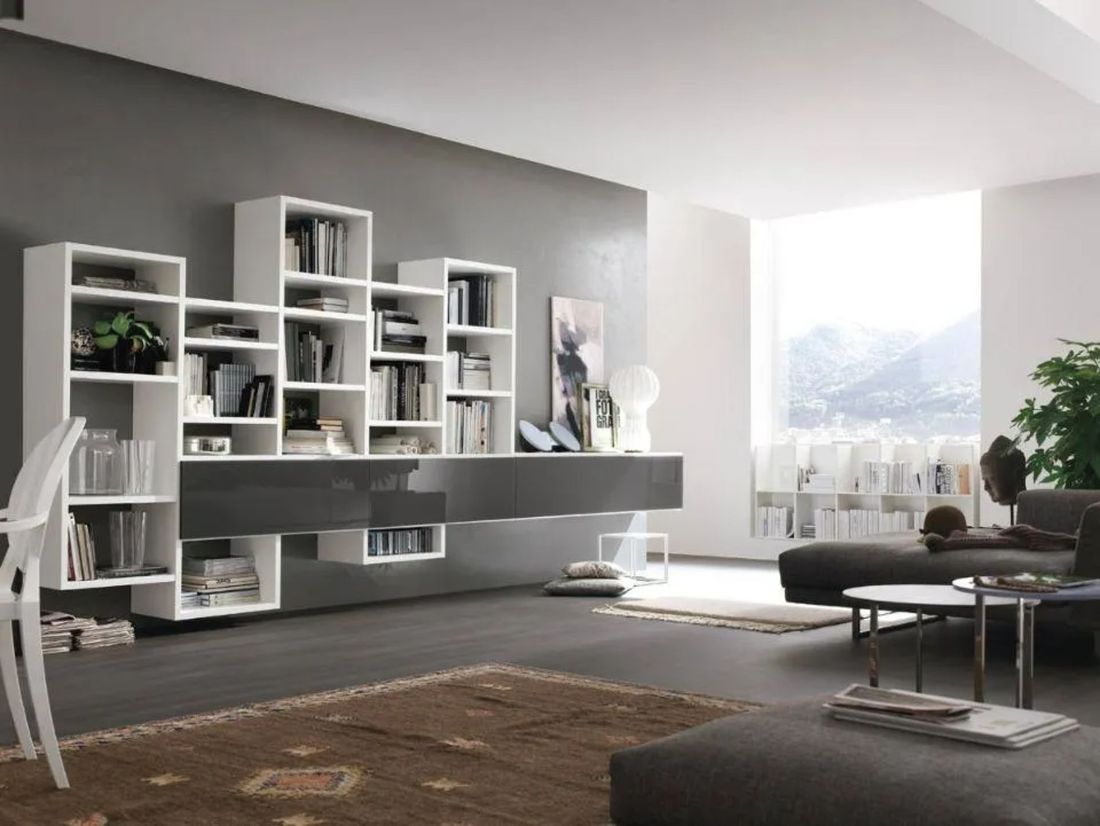 divano, mobile TV e scrivania per la zona living
