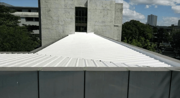 Thinking Green With White Roof Coating Image