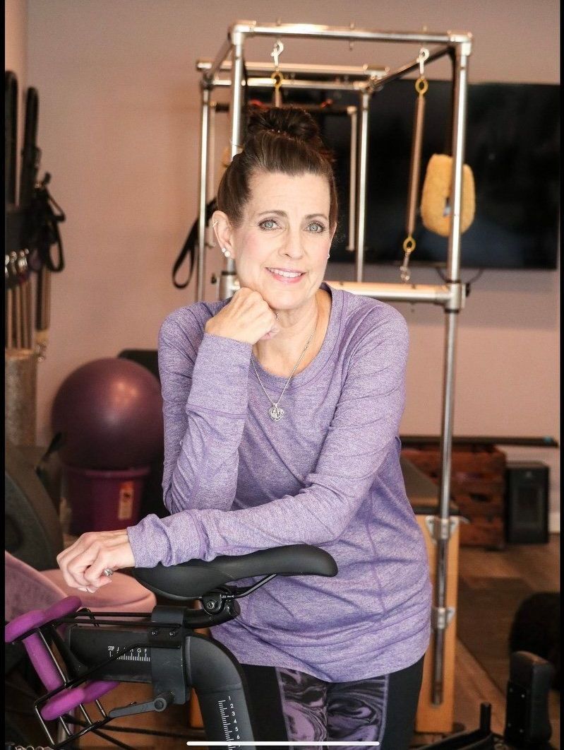 Robin in the Middleburg Studio-2.