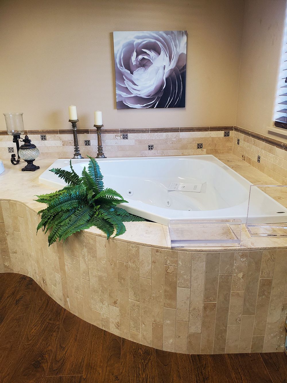 Large Jacuzzi Tub | Hillsboro, OR | Plumbing Materials Supply 