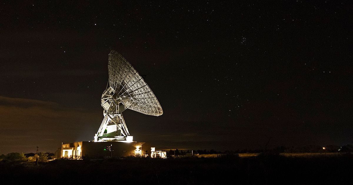 Goonhilly Deep Space Operations team members announce 'Acquisition of signal' between Intuitive Machines Lunar Lander and their deep space antenna GHY-6.