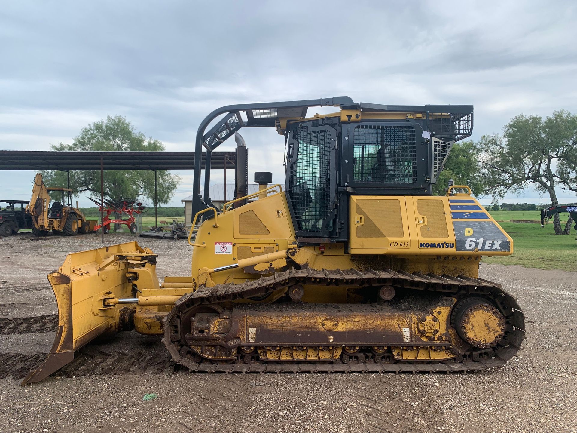 KOMATSU D61-23 SCREENS