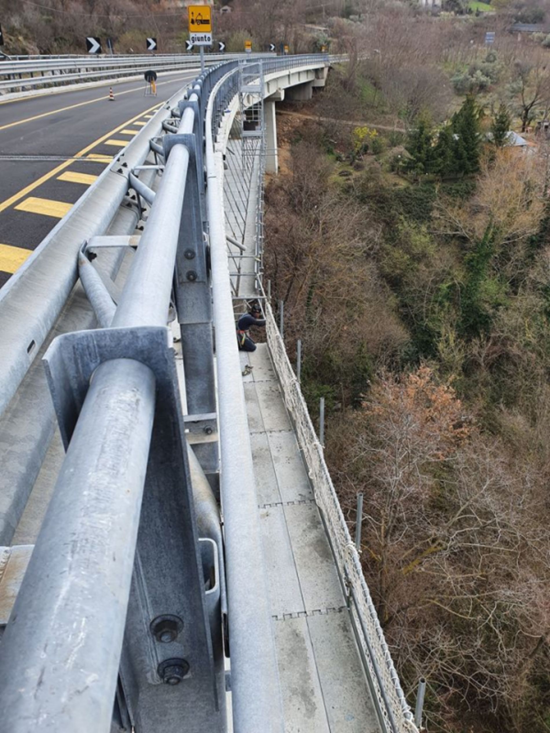 lavori in un viadotto