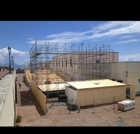 ponteggio per nuova costruzione edile