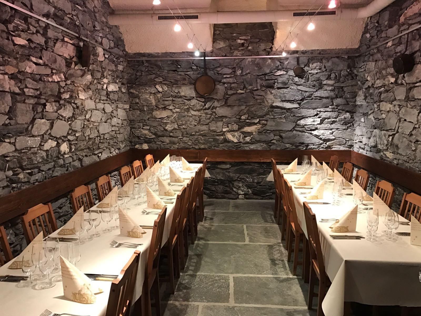 Relais du petit bourg à Ardon: Votre restaurant - caveau - traiteur