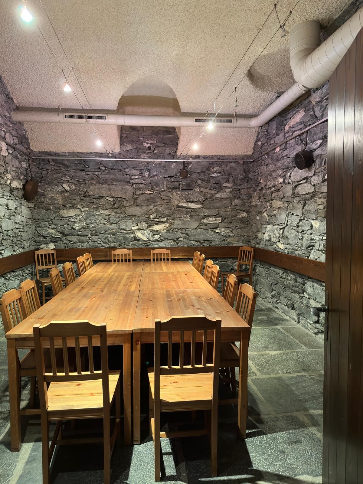 Relais du petit bourg à Ardon: Votre restaurant - caveau - traiteur