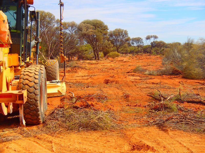 The benefits of professional grader hire | Fivestar Earthmoving and Contractors