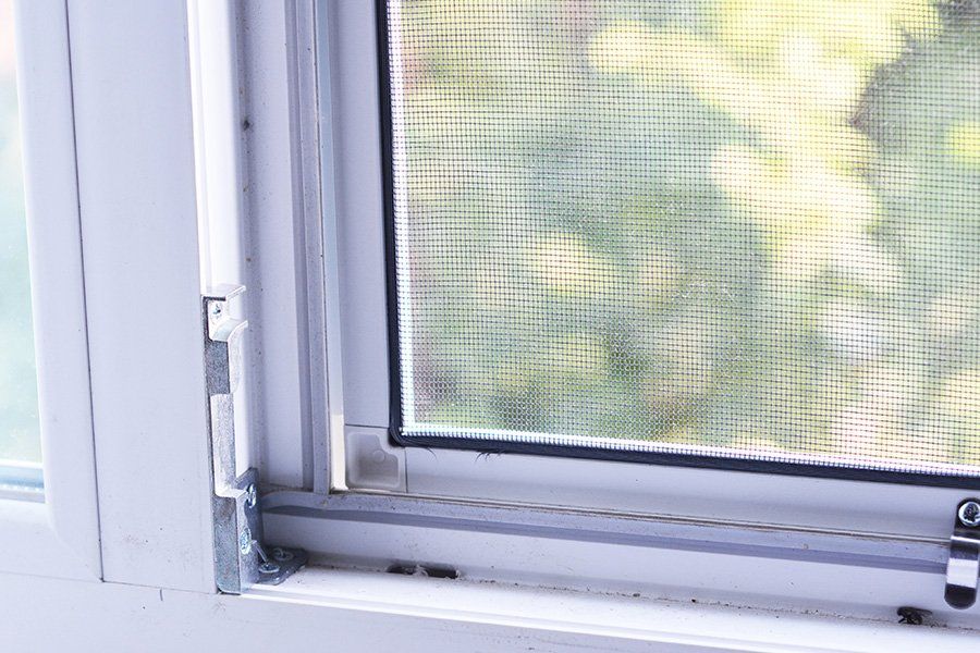 finestra con zanzariere