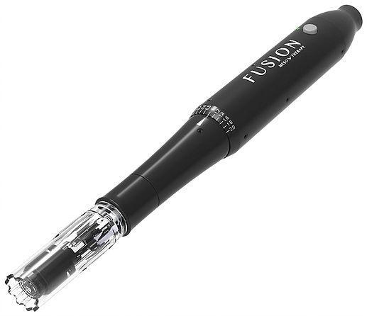Un stylo noir avec le mot fusion dessus
