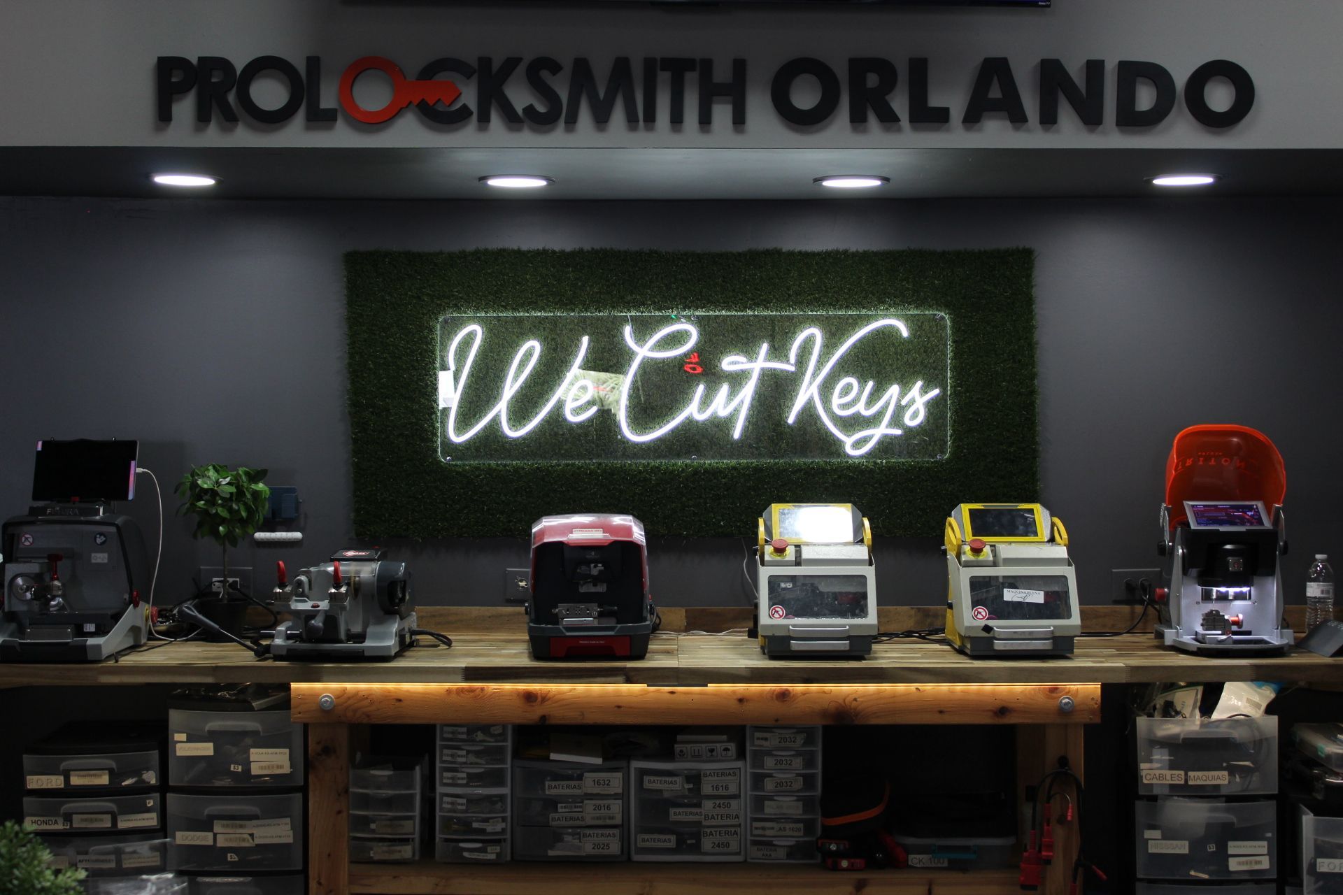 Mobile locksmith car key replacement service in Winter Park FL