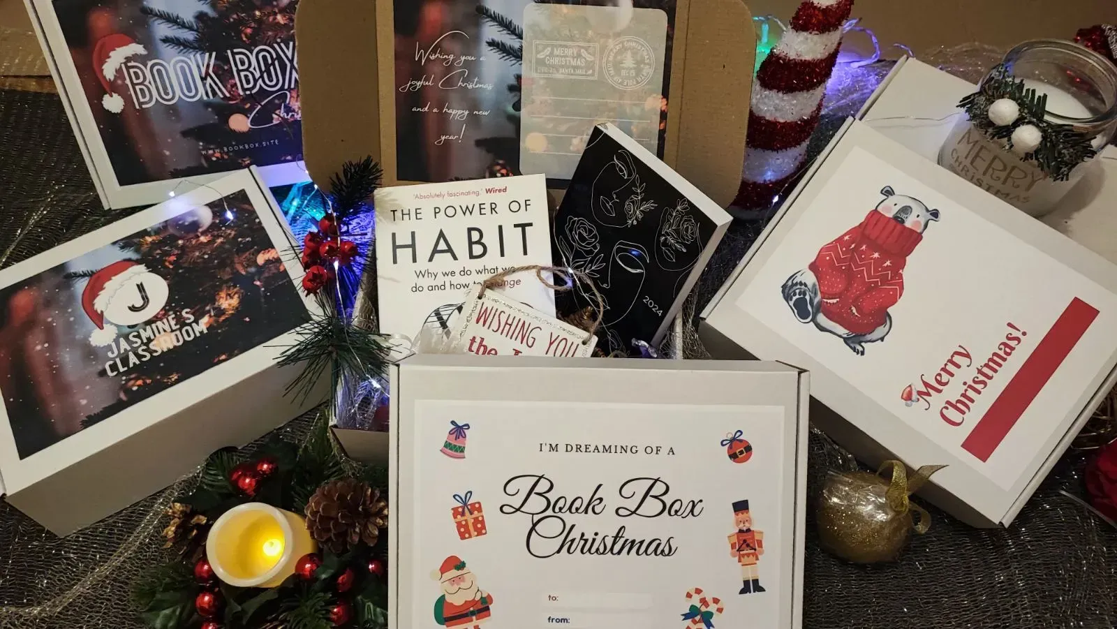 коледна кутия с книги и подаръци Book Box Christmas