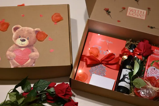 книжна кутия ЛЮБОВНИ РОМАНИ Book Box LOVE Book Box Bulgaria книжни кутии България