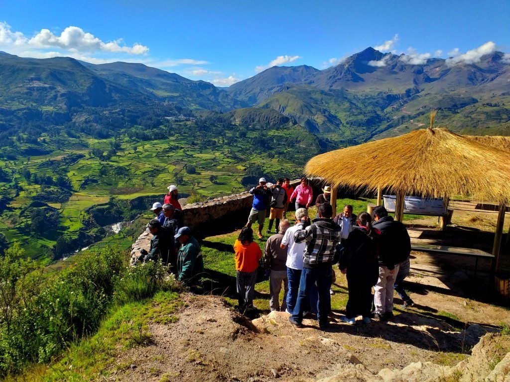 APU KUNTUR TRAVEL, servicios turísticos.