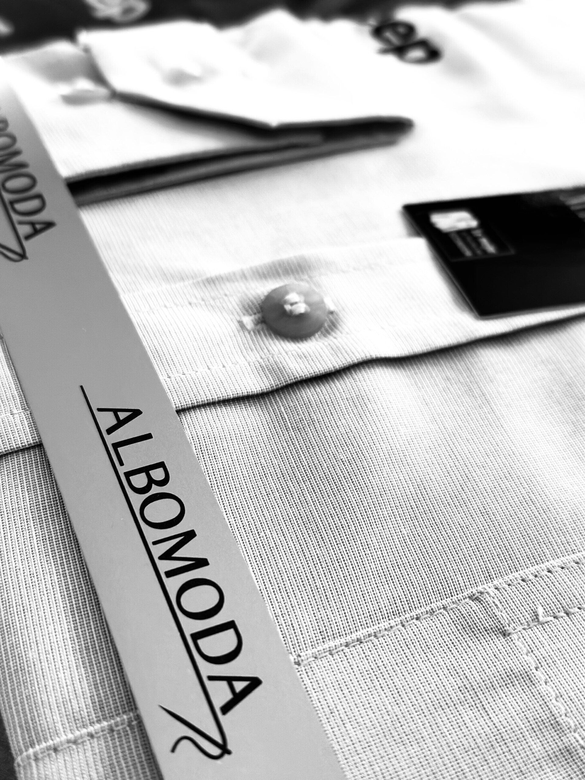 Albomoda & Fill En Blanc, diseño y confección de uniformes corporativos y trajes para damas y caballeros