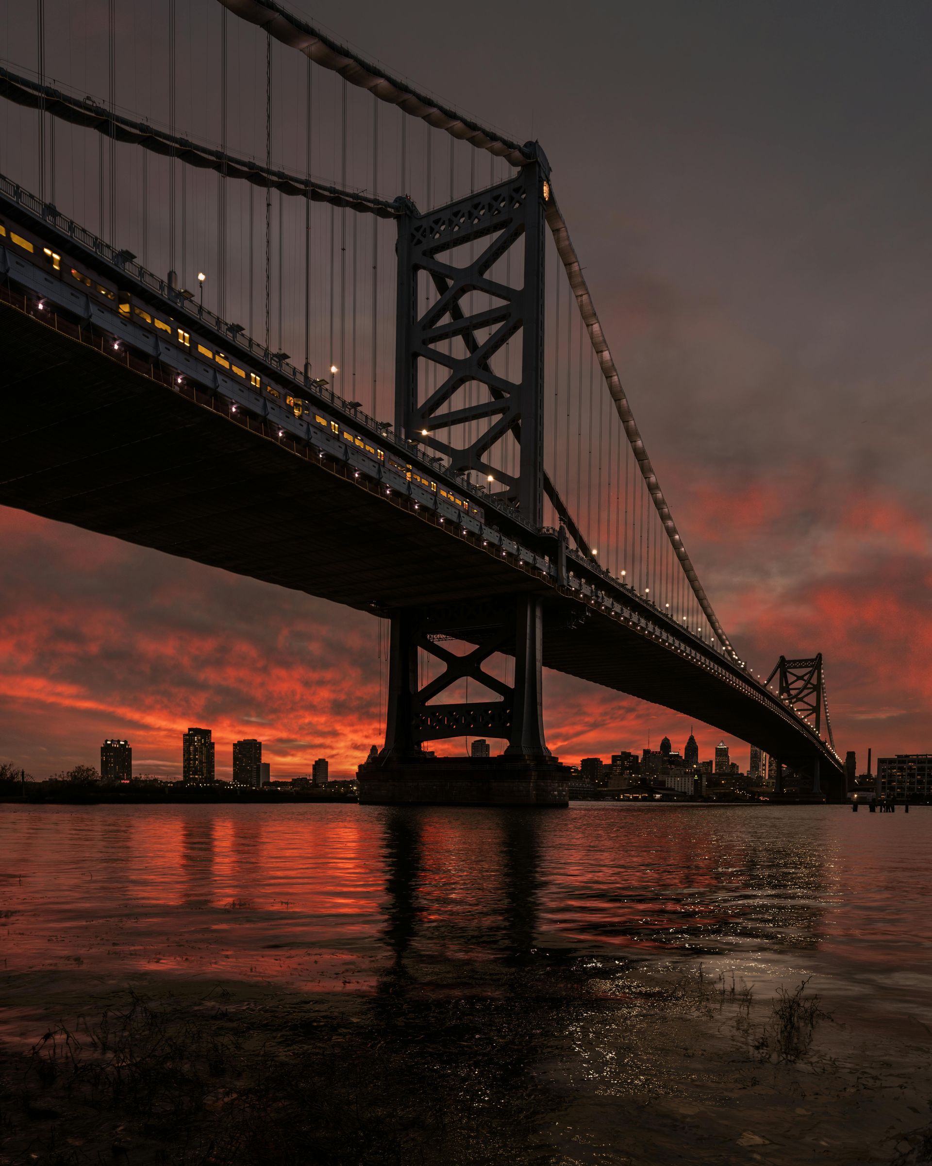 Philadelphia bridge and skyline - click to go to Buying and Selling page