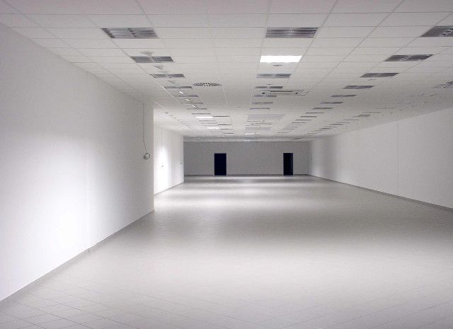 Bathroom space with safety features and focused lighting