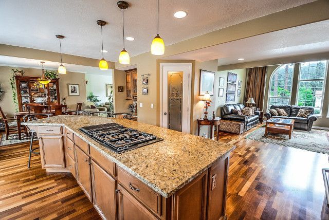 Dining establishment with comfortable seating and retail
