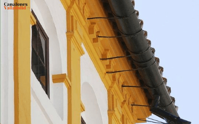 Instalación de canalones con enganches para teja en Valladolid