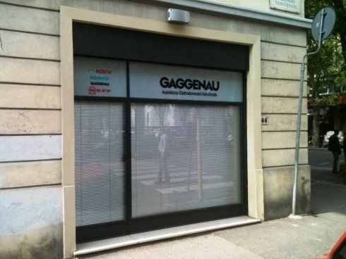 Vetrina di un negozio di elettrodomestici