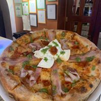 pizza con mozzarella di bufala