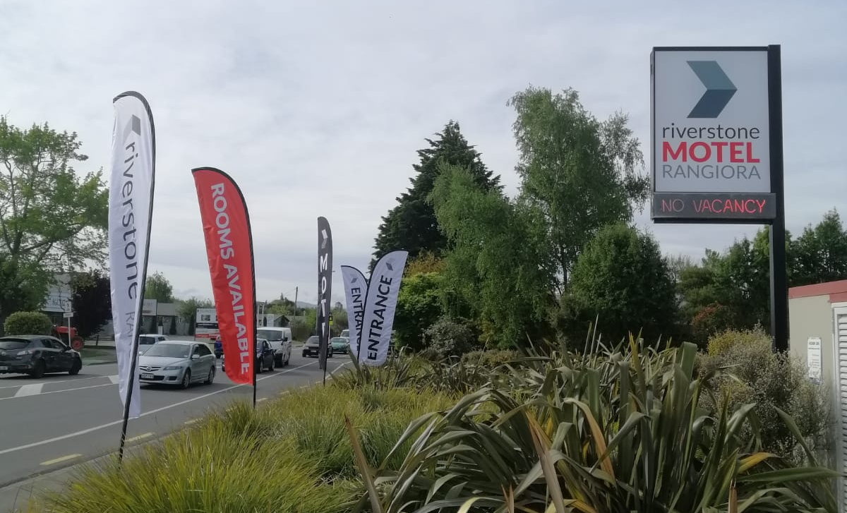 Riverstone Motel Rangiora, signage, branding, design, nz, motel, vehicle
