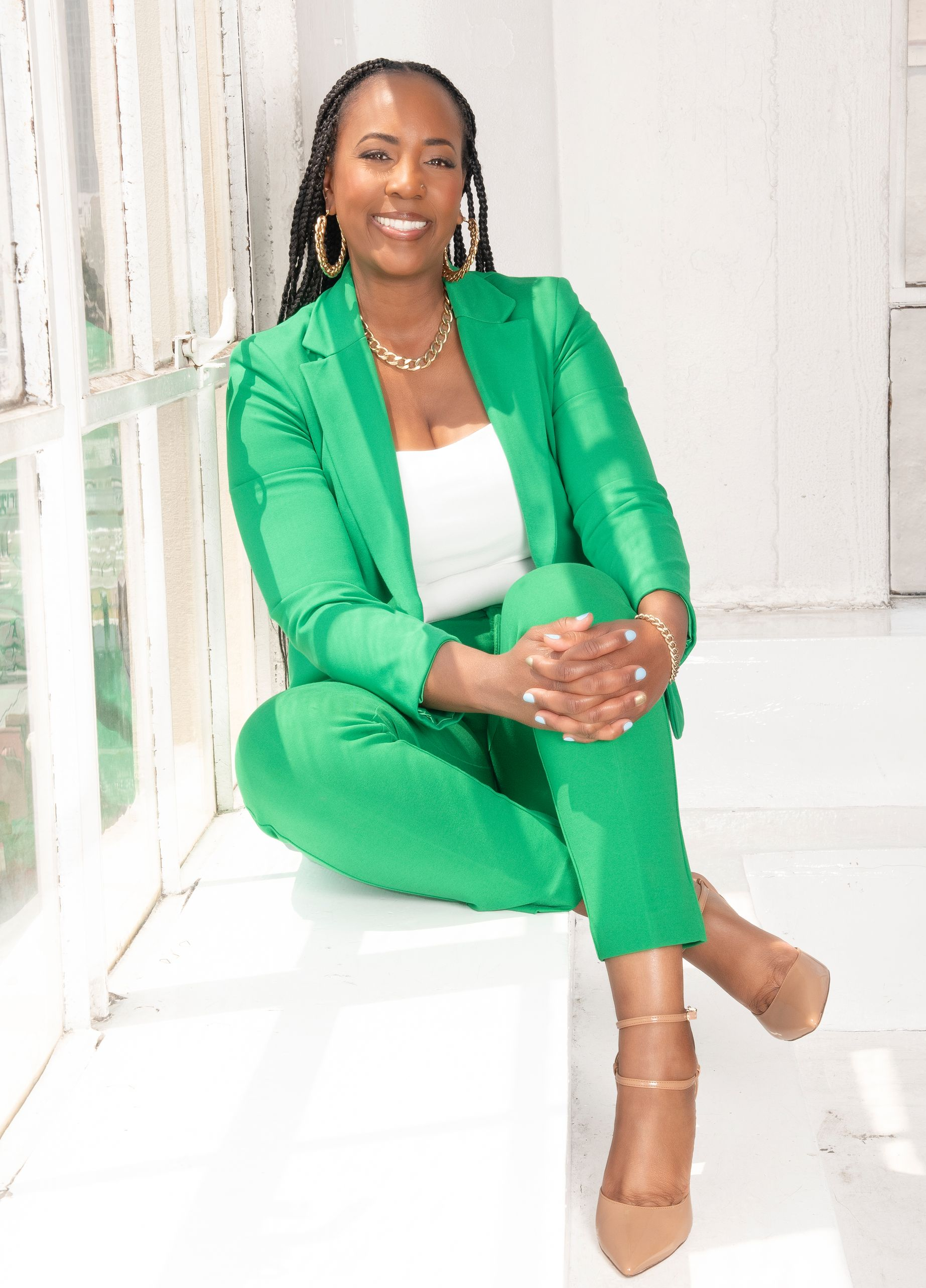 Portrait of Kerrie Hudson, therapist and guide helping women heal from toxic relationships and reclaim confidence