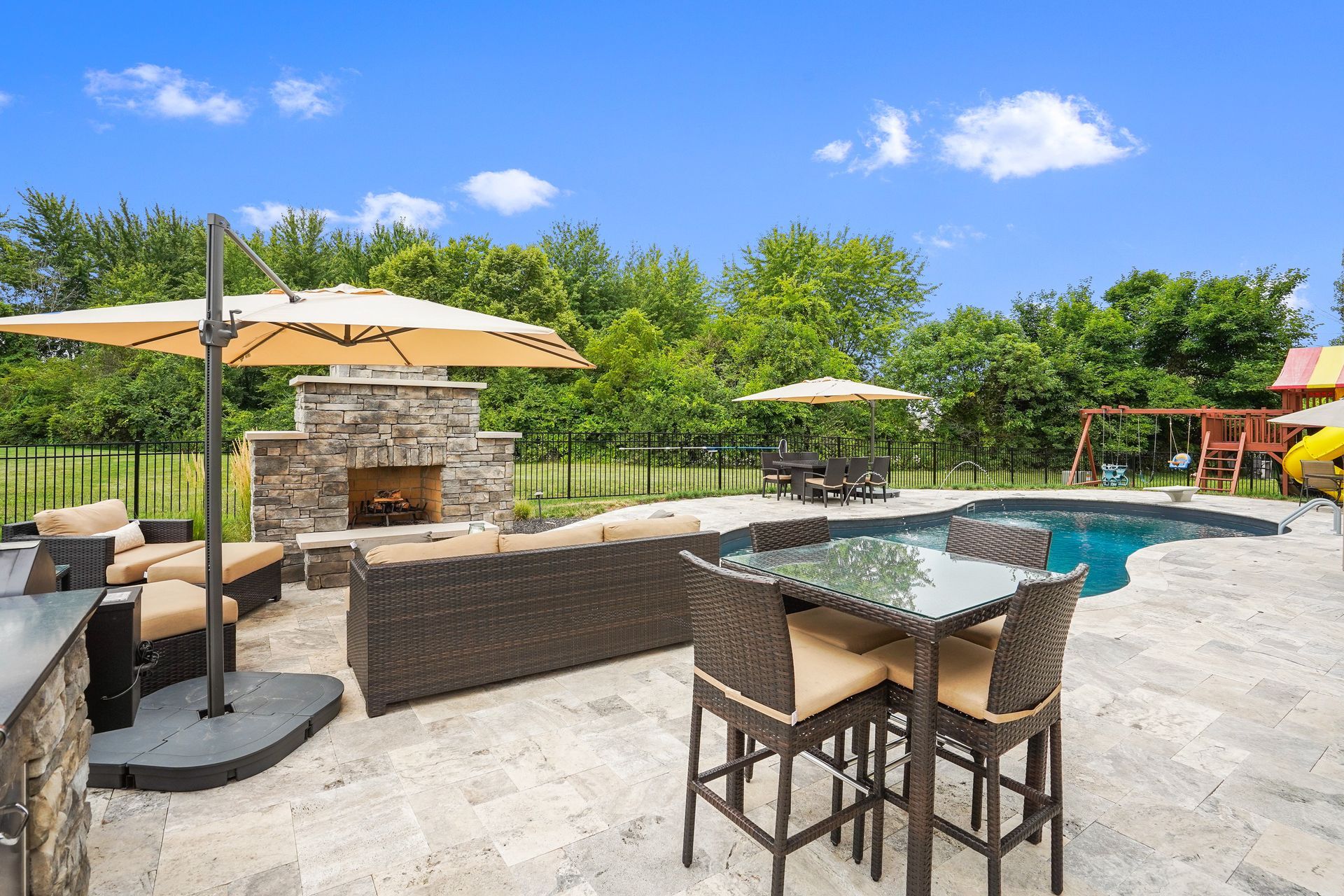 Tips for Creating the Perfect Outdoor Entertainment Space