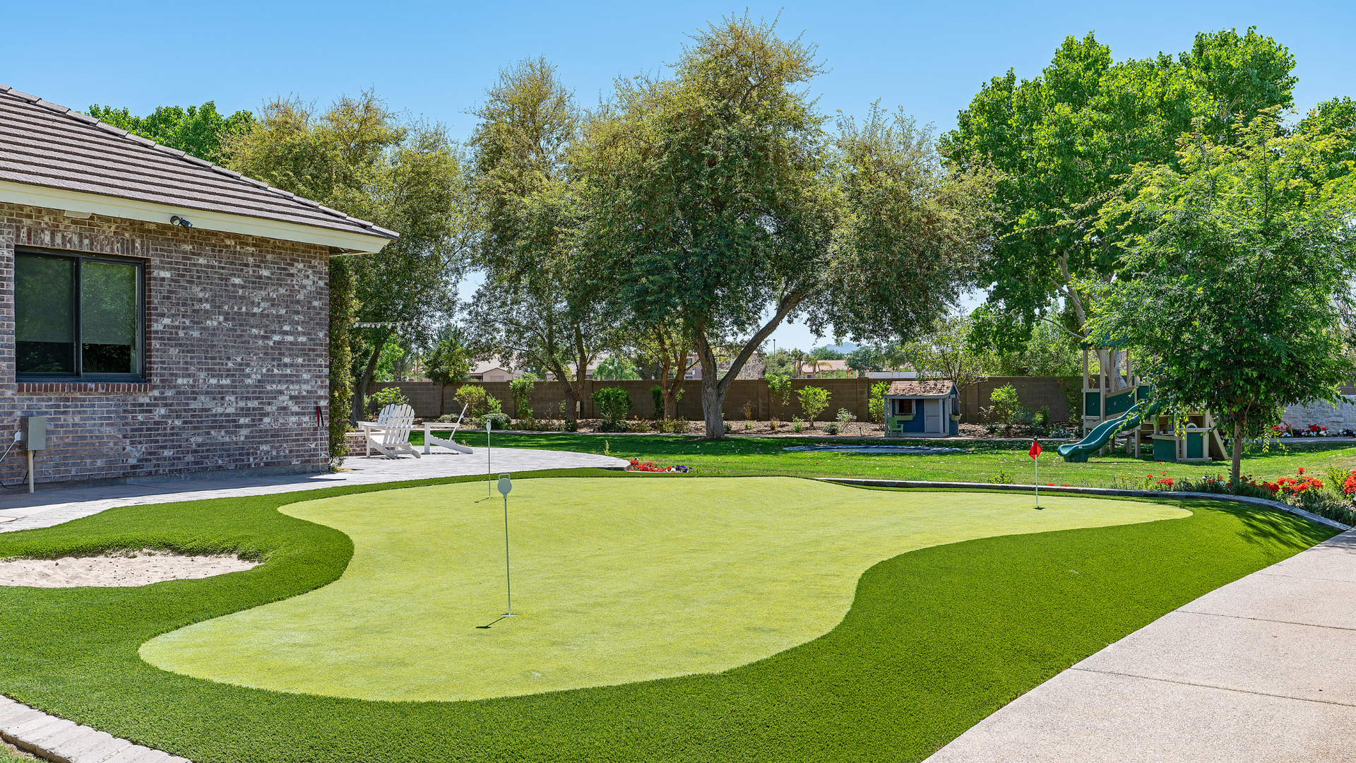 Tee off at Home With a Backyard Putting Green