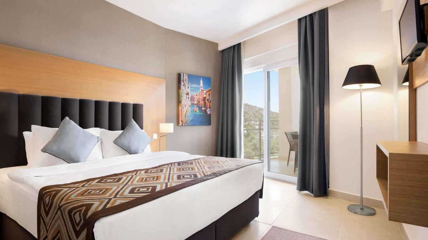 Educators who are members of The American Federation of Teachers save 20% on hotel stays at Wyndham brand hotels including Ramada, Microtel, La Quinta, Howard Johnson, Hawthorn Suites, Days Inn, Baymont, AmericInn, Super 8, Travelodge, Wingate, Wyndham, and Wyndham Garden.