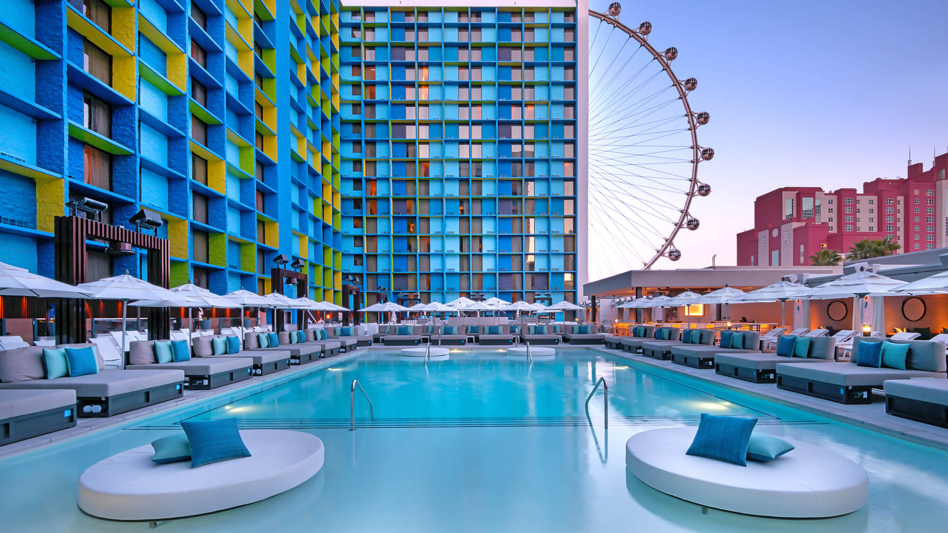 The LINQ Las Vegas Teacher Discount. Educators & college students get discounted hotel stays at The LINQ Las Vegas. Education Discounts On Las Vegas Hotels.