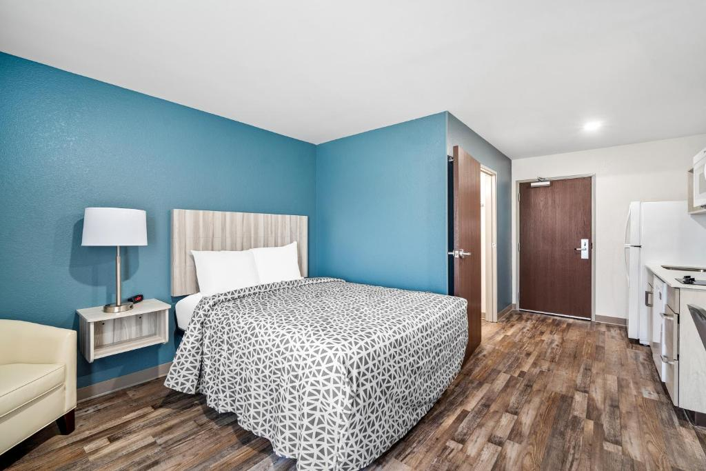 WoodSpring Suites Teacher Discount