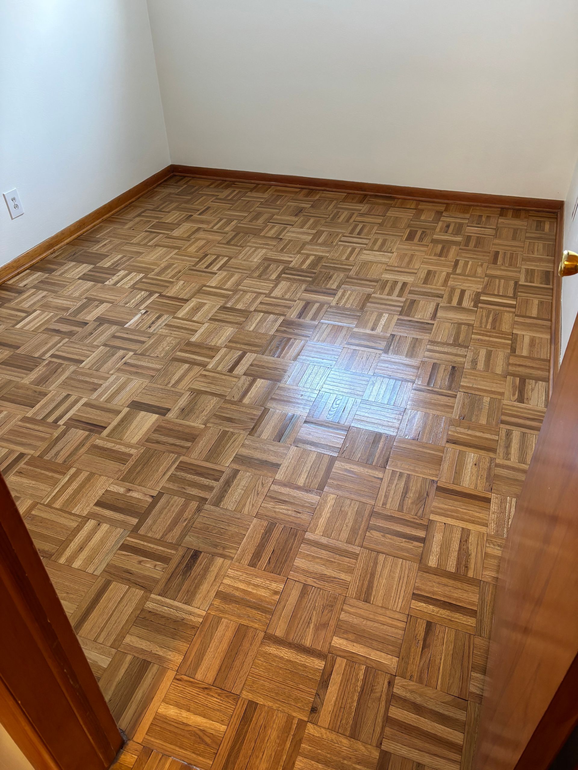 fLYING v fLOORS wEXFORD, pa BUFF AND RECOAT AFFORDABLE FLOOR REFINISHING