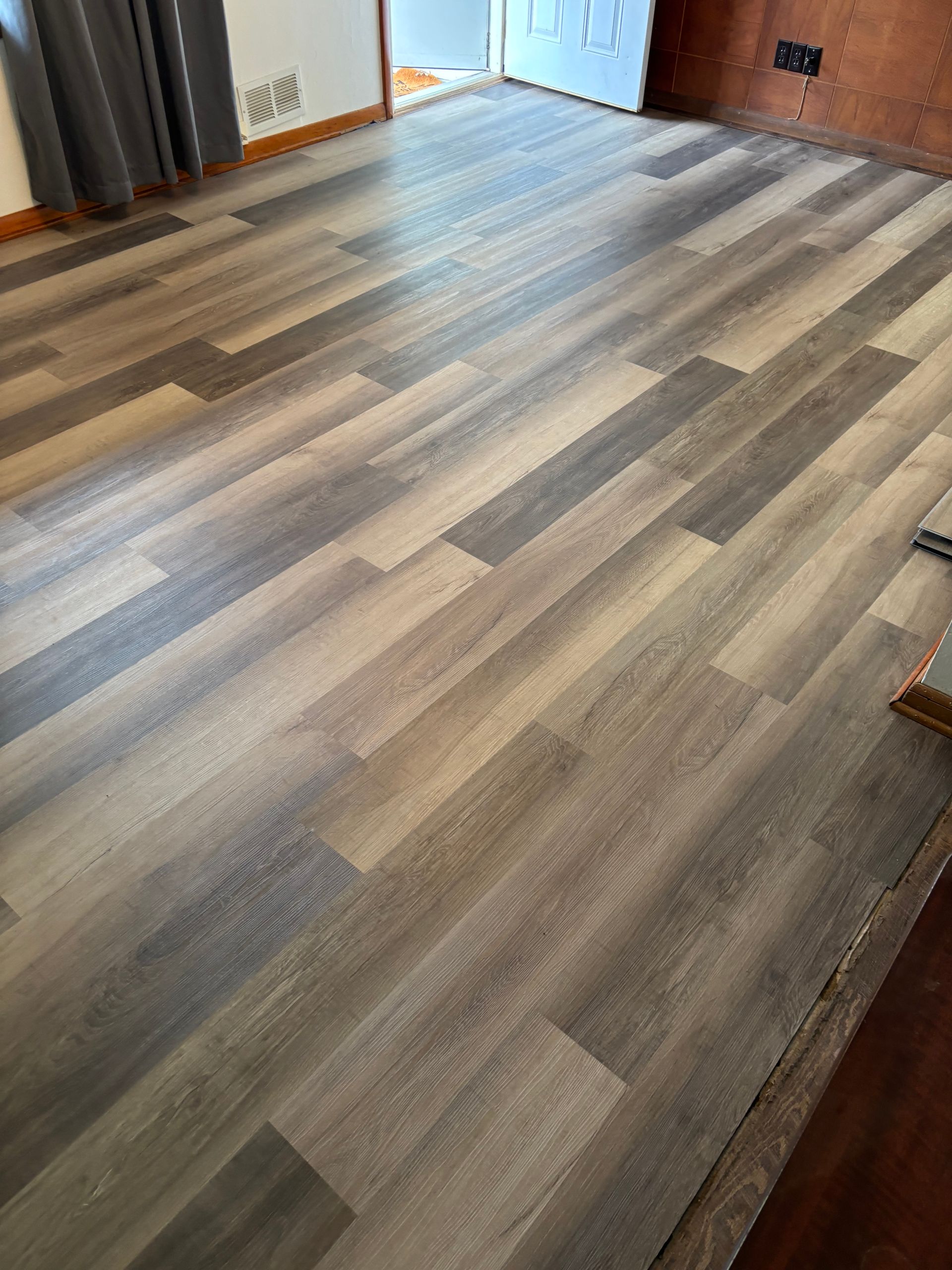 Luxury Vinyl Plank LVP installation Pittsburgh, Sharon, Butler, PA, Youngstown, Akron, NE OH