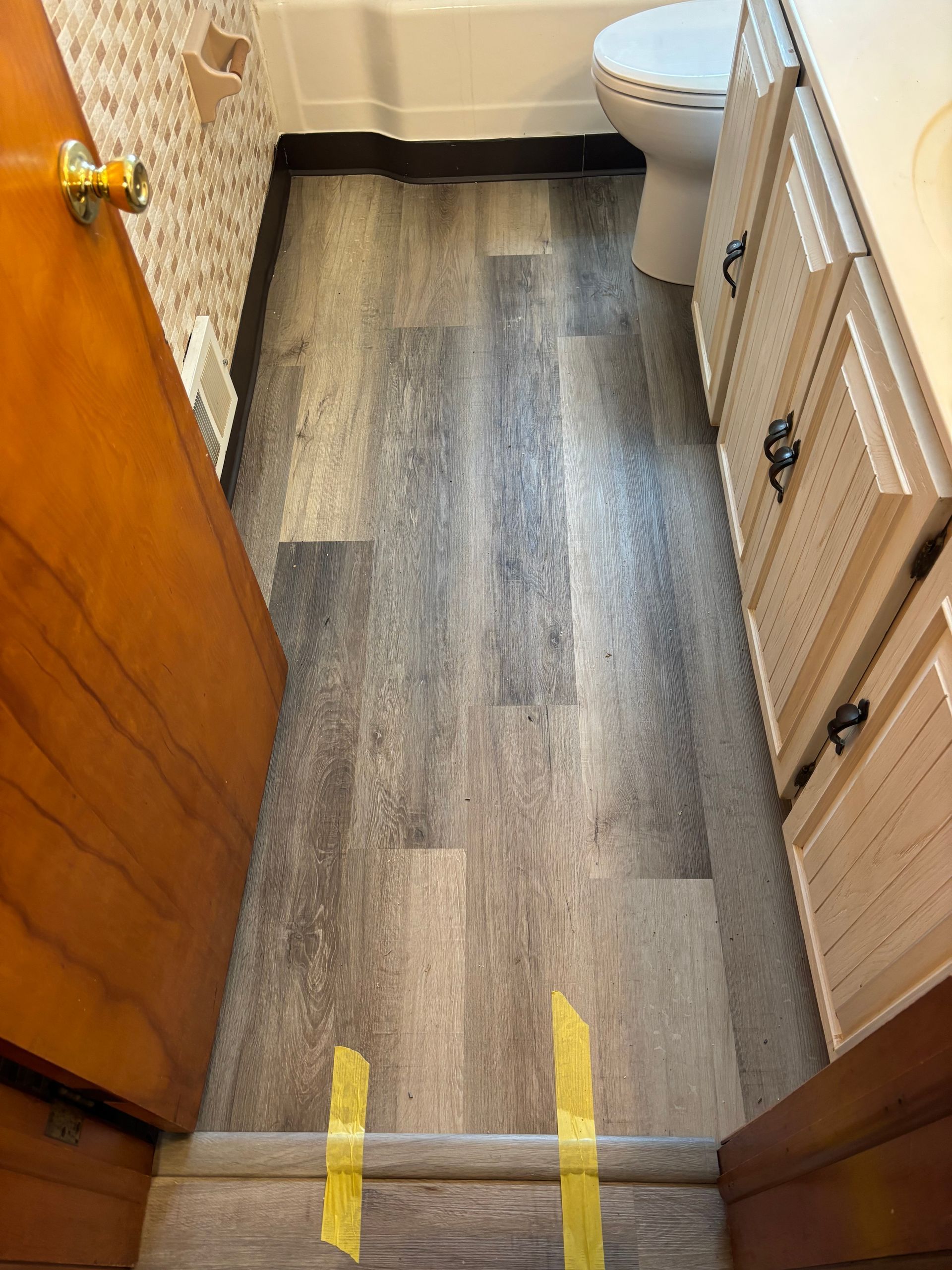 New Luxury Vinyl Plank, LVP floor installation in Ohio and Wexford, Cranberry, Pittsburgh, Pennsylvania,