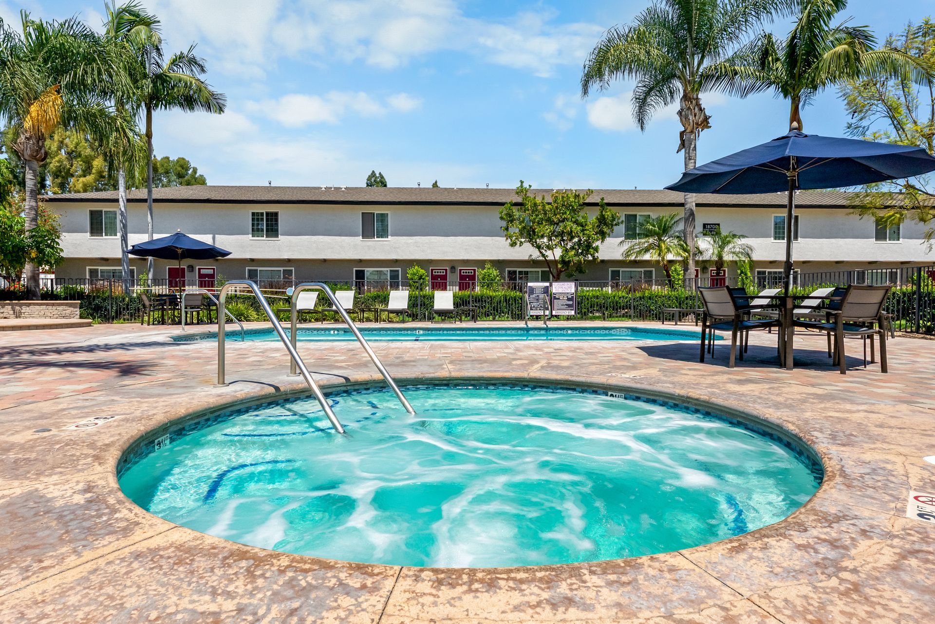 jacuzzi spa and swimming pool
