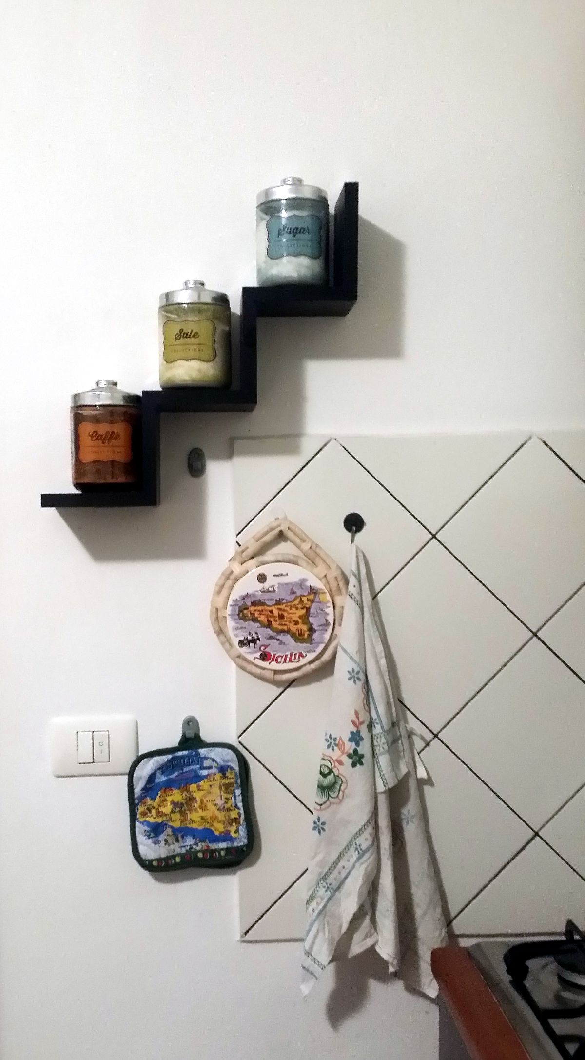 Kitchen accessories in holiay home in Sicily