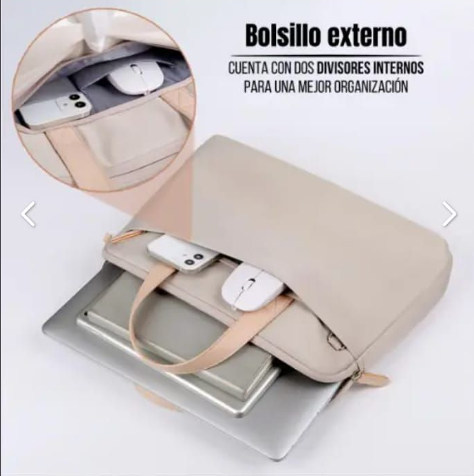Bolso para portátil de color beige con bolsillo externo que contiene un mouse y un teléfono, y dos divisores internos.