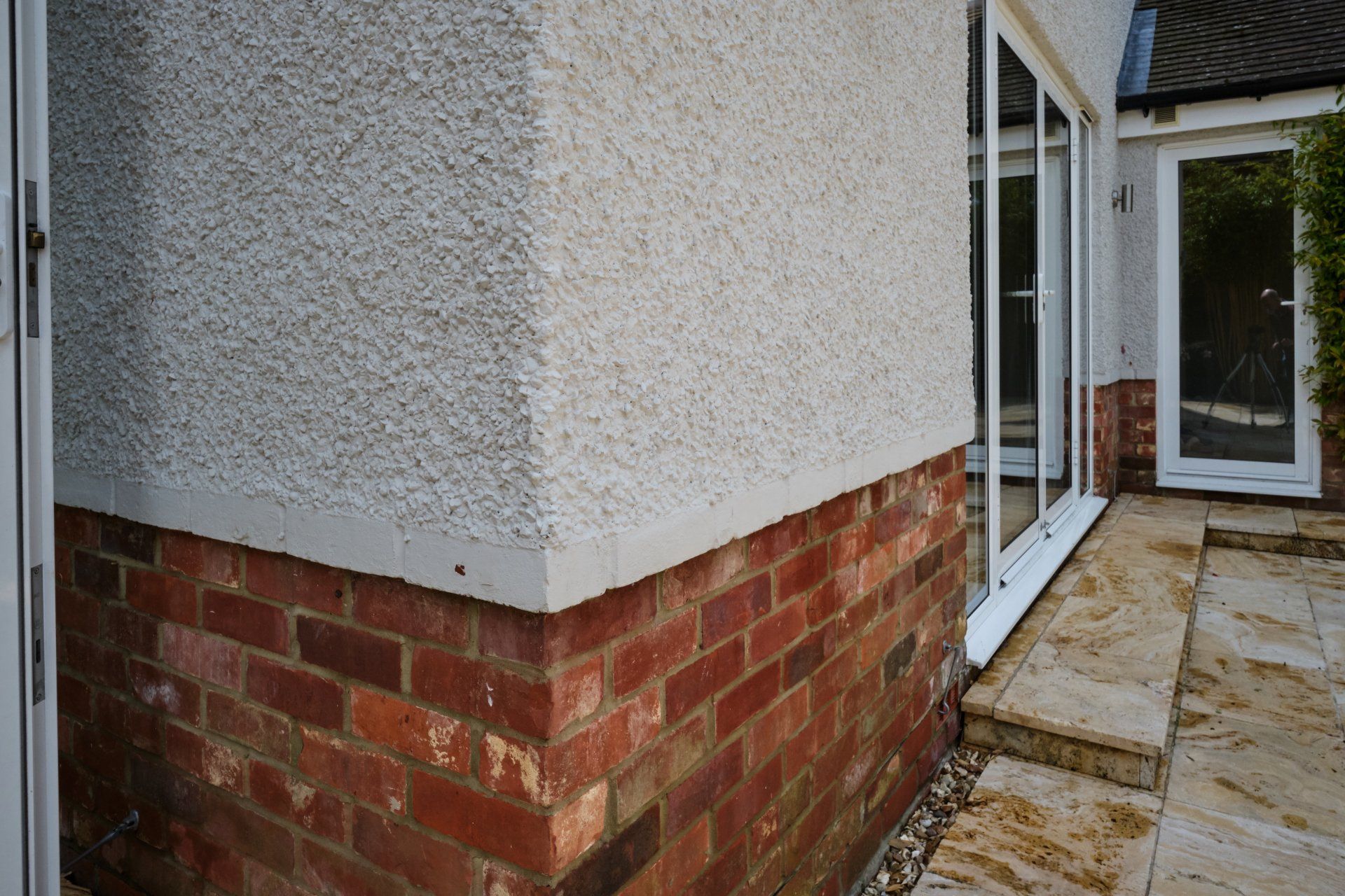 PLASTERING & RENDERING