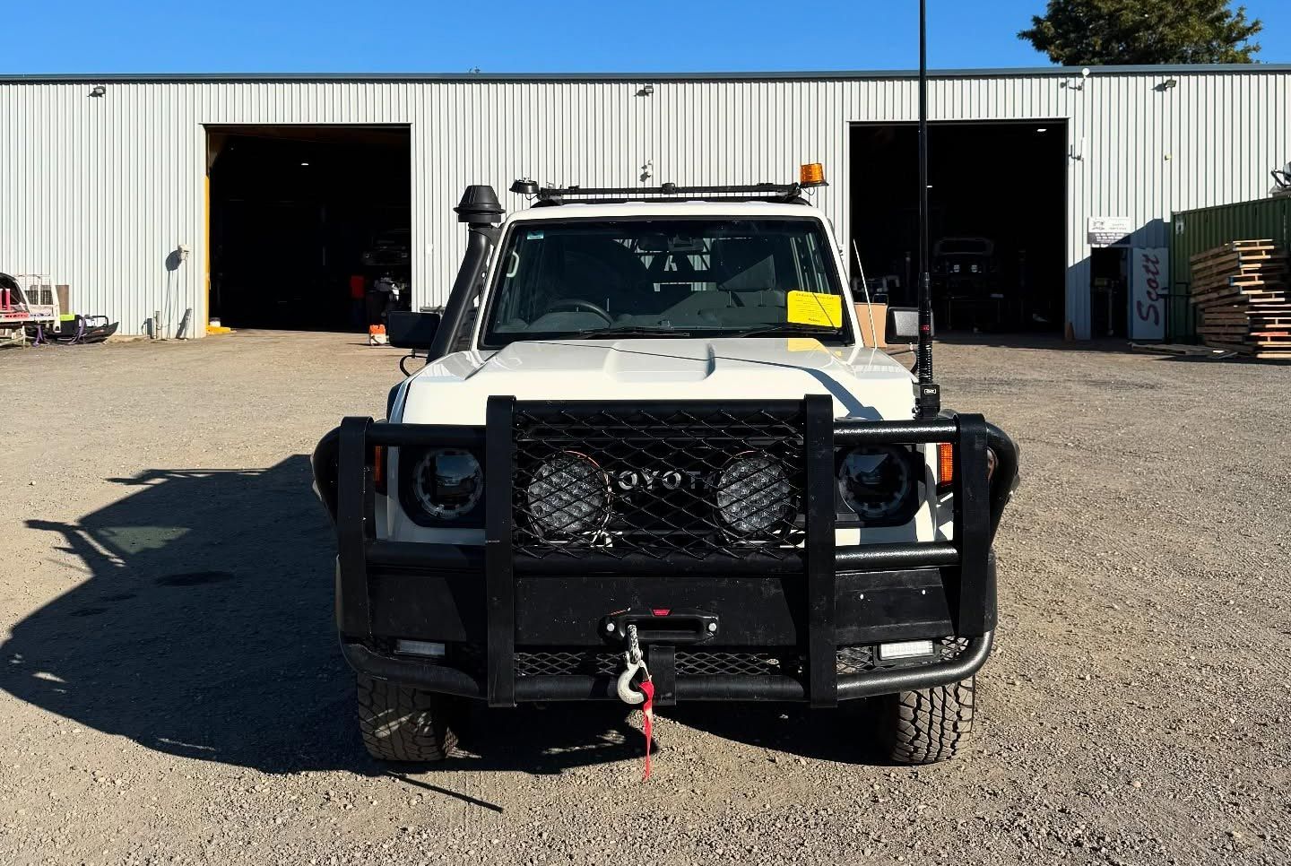 4wd Vehicle With Accessories