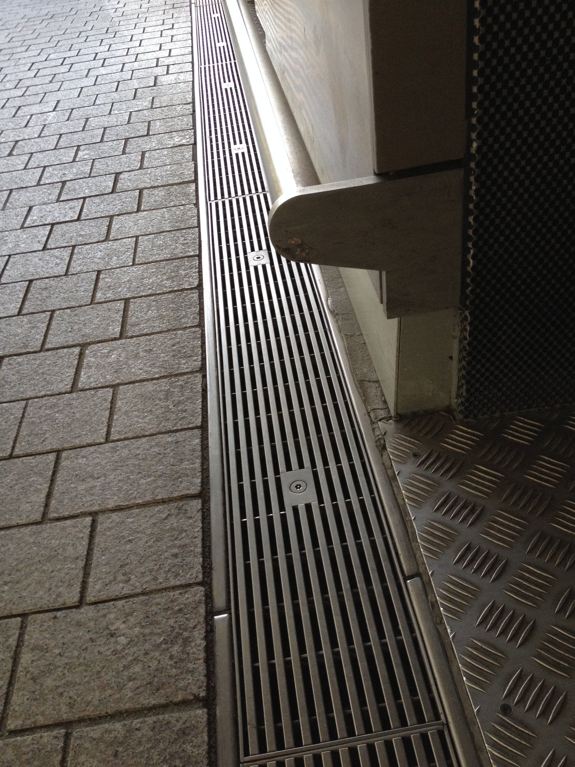 Station floor grilles