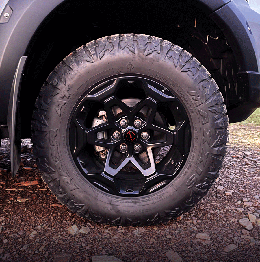 Navara Pro-4X Warrior wheel with Maxxis RAZR Off-road Tyre