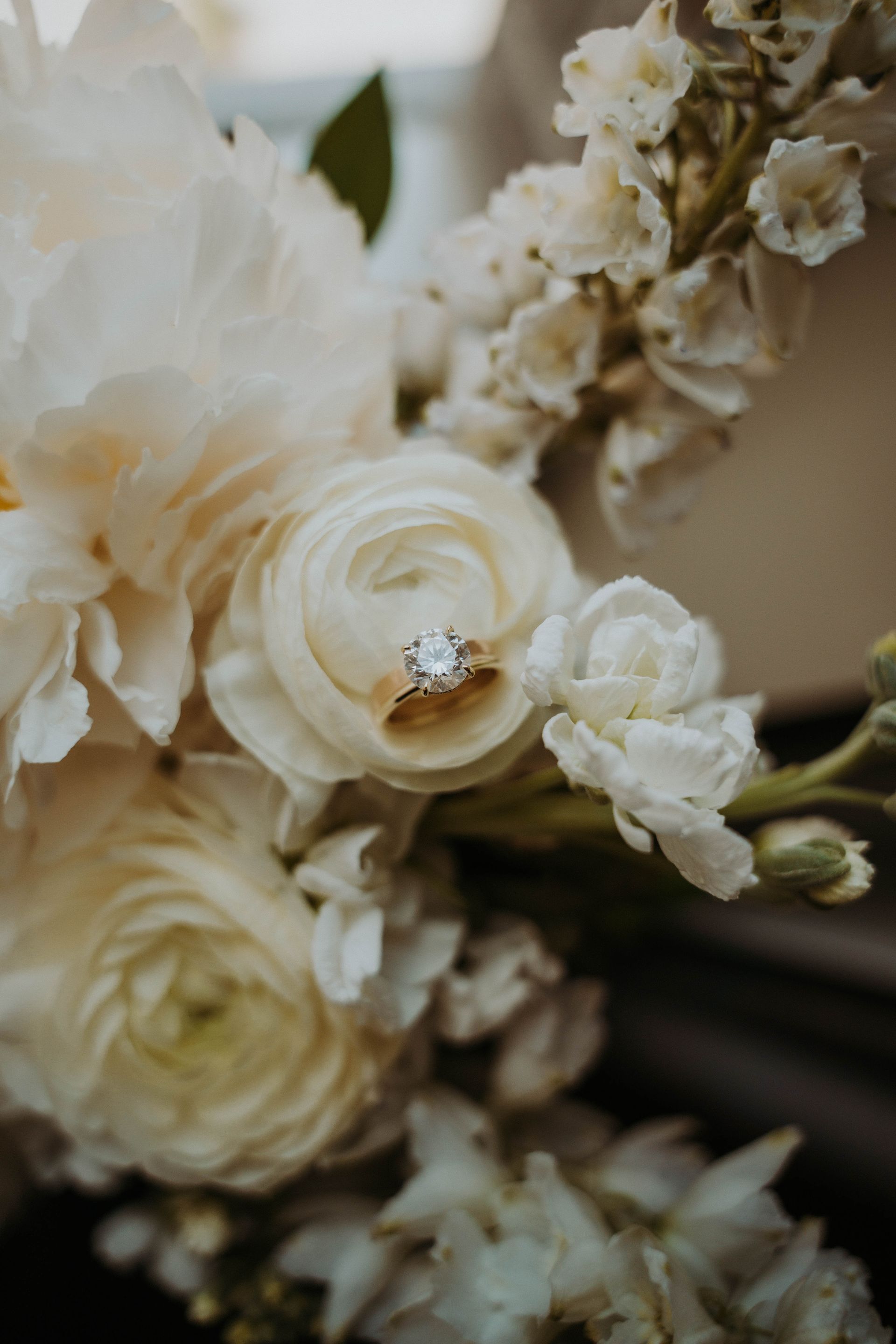 The rings and wedding flowers