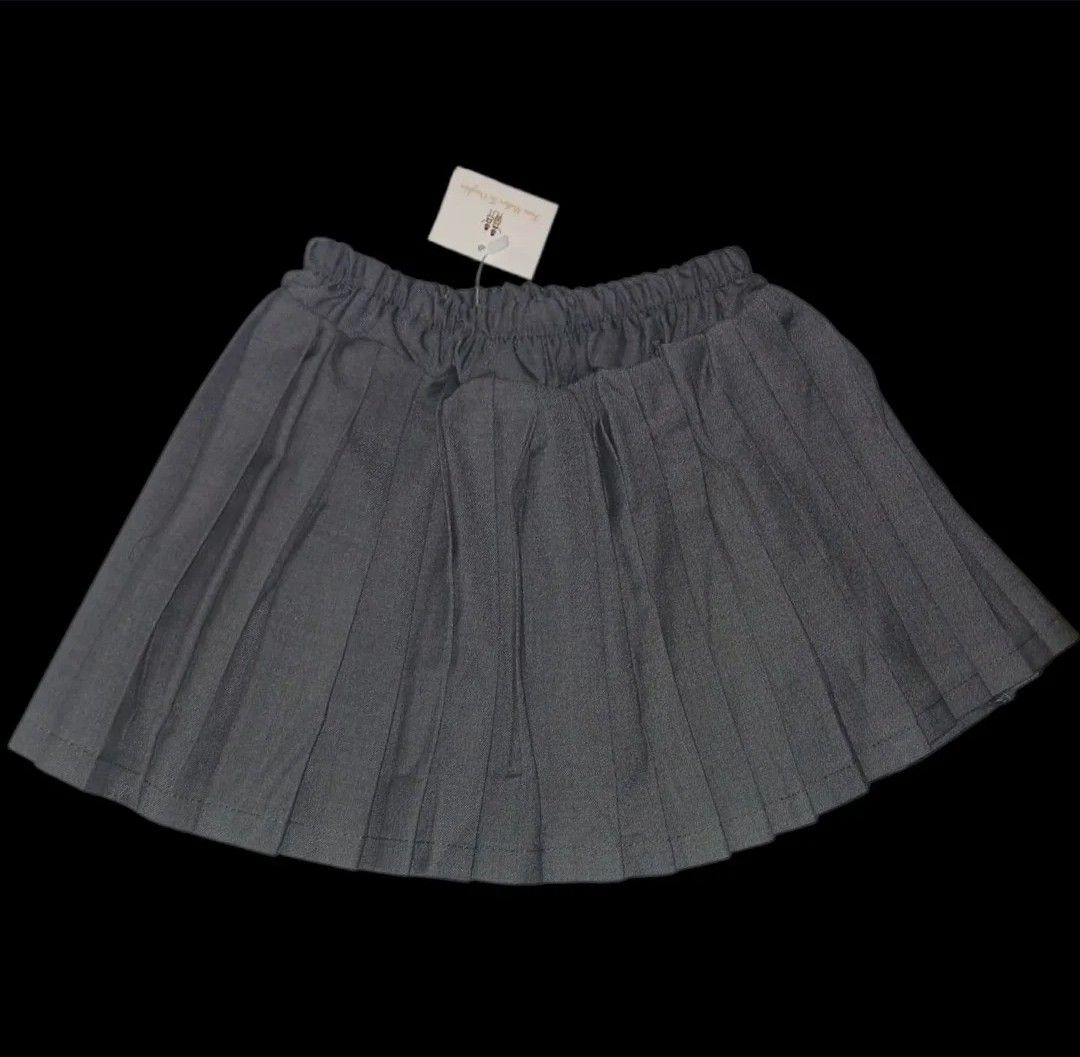 Pleated skirt