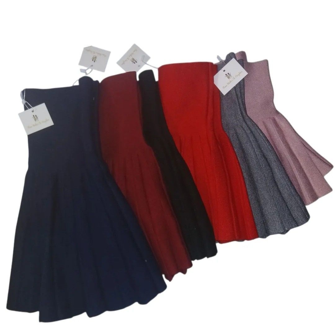 Wool pleated skirt