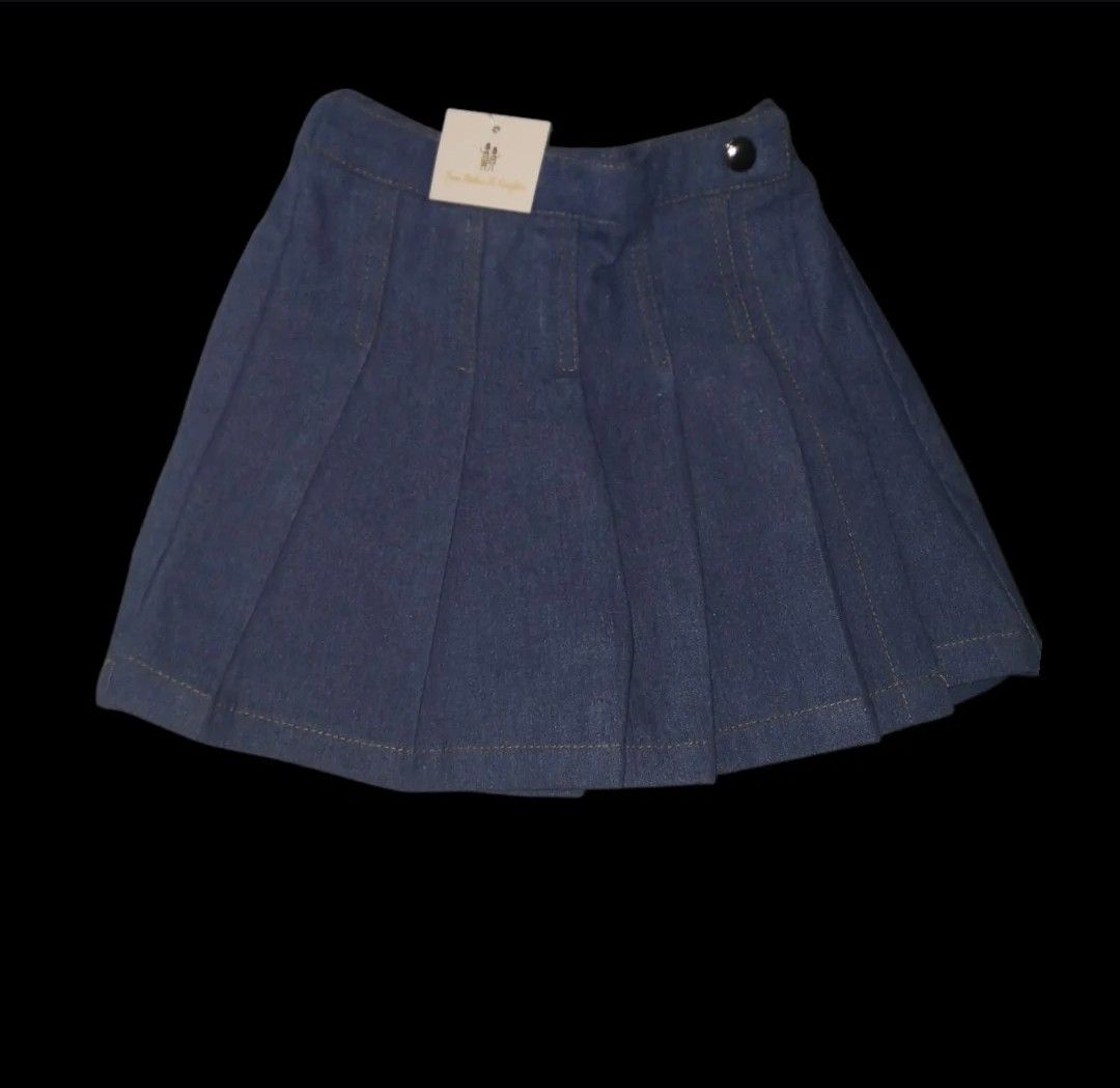 Little girls pleaded skort