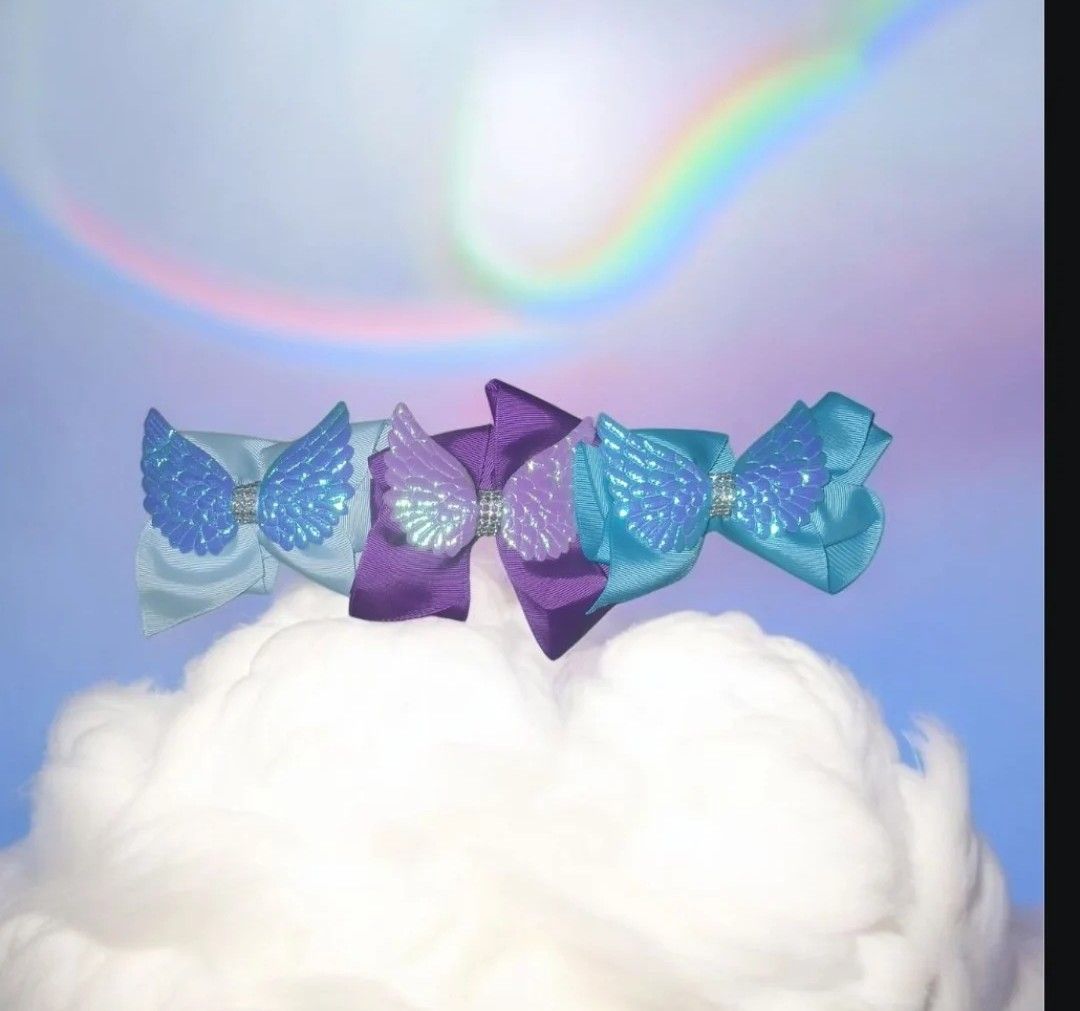 Angel wings hair clip